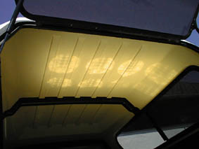 Goldene Halos auf Pickup Dach