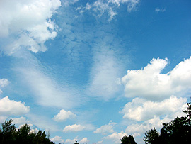 28Tr_13_way_clouds.jpg (24552 Byte)